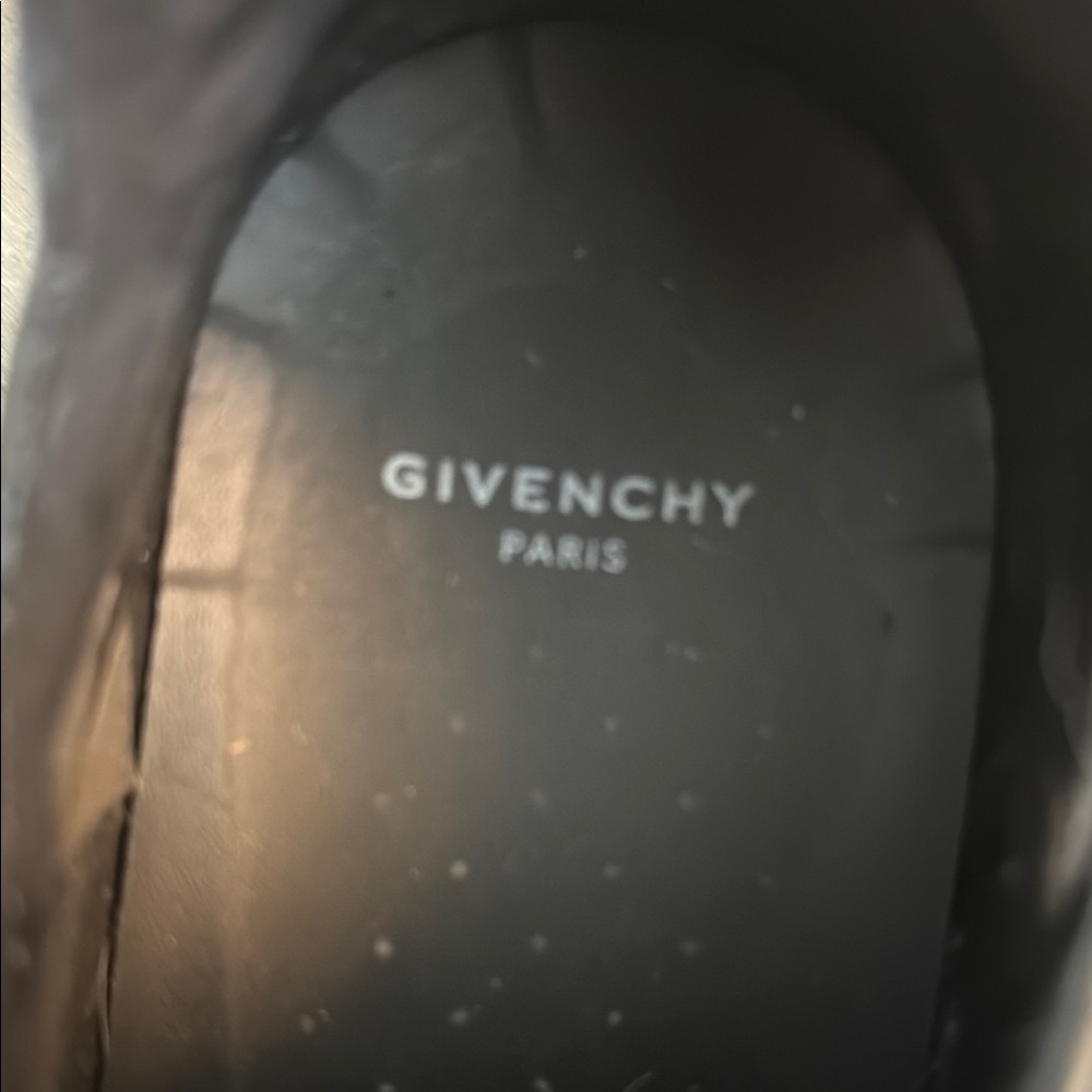 Givenchy Spectre Black and White Sneakers Modern Athletic Design, EUR39 - Picture 2 of 7